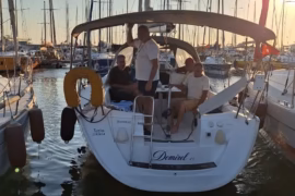 Jeanneau 32i Legende eğitim, gezi ve demirleme yatı